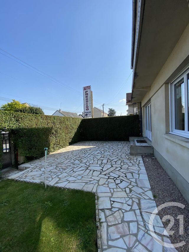 Afficher la photo en grand immeuble à vendre - 325.0 m2 - LISIEUX - 14 - BASSE-NORMANDIE - Century 21 Harmony