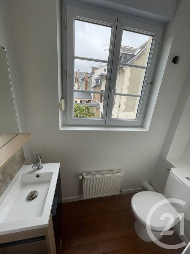 Appartement F3 à louer - 3 pièces - 81.0 m2 - LISIEUX - 14 - BASSE-NORMANDIE - Century 21 Harmony