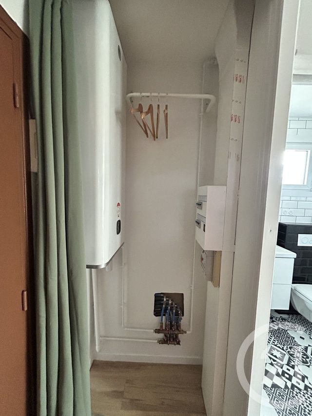 Appartement F1 à louer - 1 pièce - 27.0 m2 - LISIEUX - 14 - BASSE-NORMANDIE - Century 21 Harmony