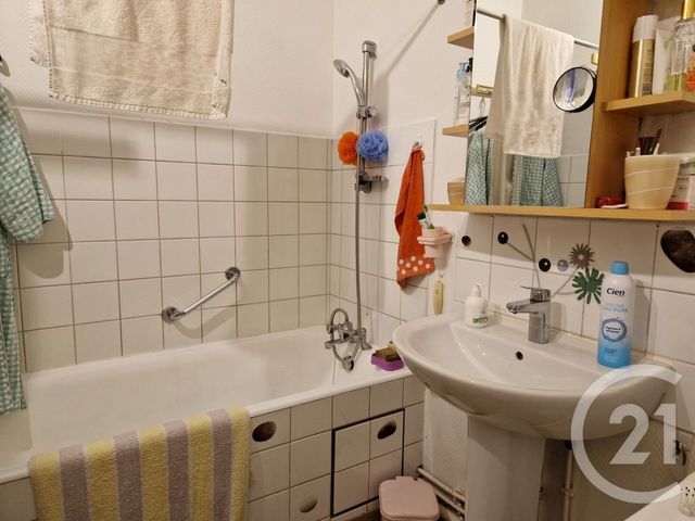 Appartement à vendre - 3 pièces - 60.2 m2 - LISIEUX - 14 - BASSE-NORMANDIE - Century 21 Harmony
