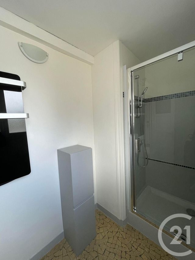 Appartement F3 à louer - 3 pièces - 62.7 m2 - LISIEUX - 14 - BASSE-NORMANDIE - Century 21 Harmony