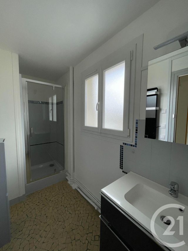 Appartement F3 à louer - 3 pièces - 62.7 m2 - LISIEUX - 14 - BASSE-NORMANDIE - Century 21 Harmony